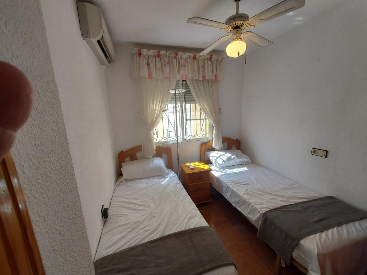 Orihuela - Sleeps 6 - Pool - Parking - Petfriendly Villa Eksteriør bilde